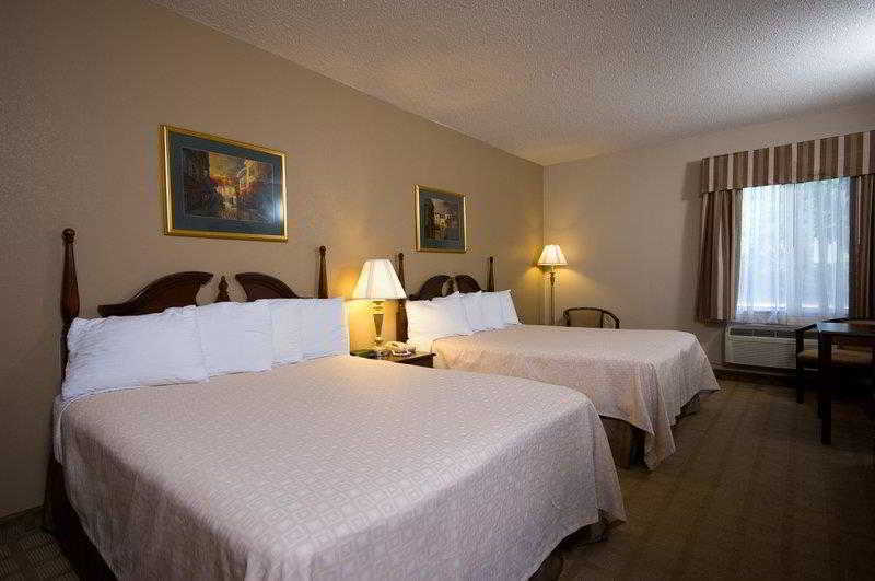 Best Western Plus Russellville Hotel & Suites Room photo