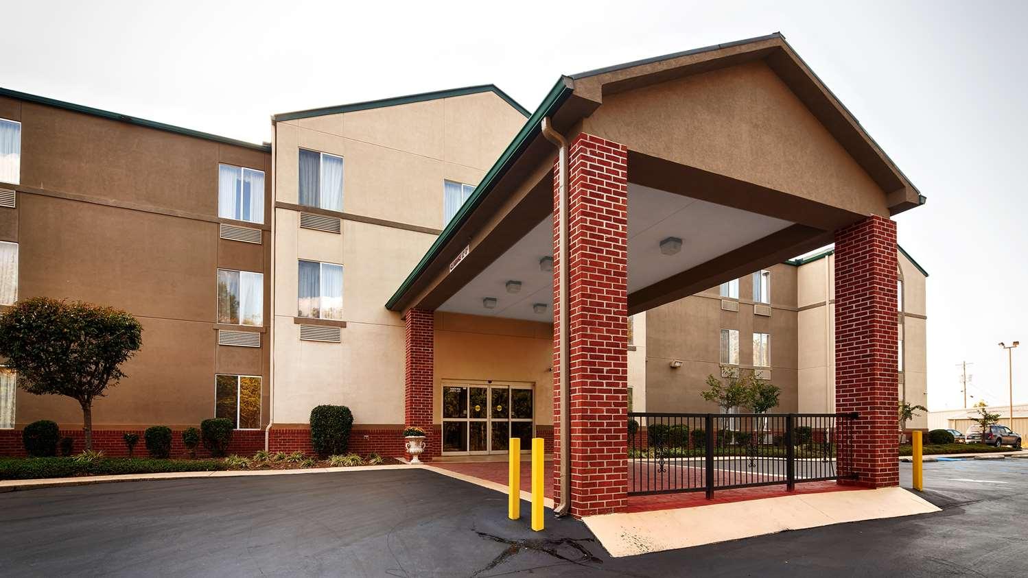 Best Western Plus Russellville Hotel & Suites Exterior photo