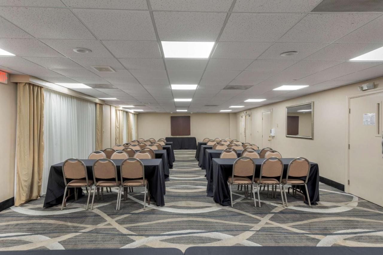 Best Western Plus Russellville Hotel & Suites Exterior photo