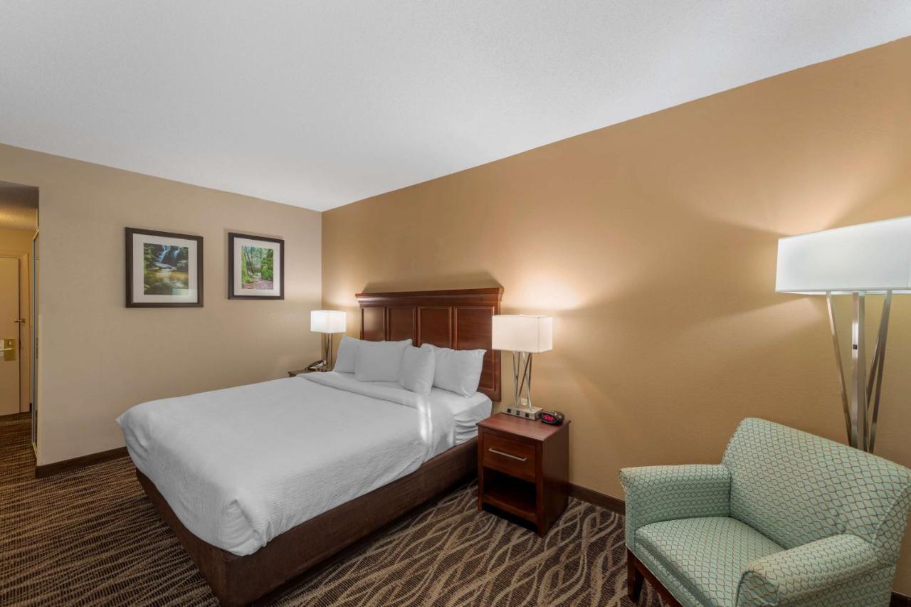 Best Western Plus Russellville Hotel & Suites Exterior photo