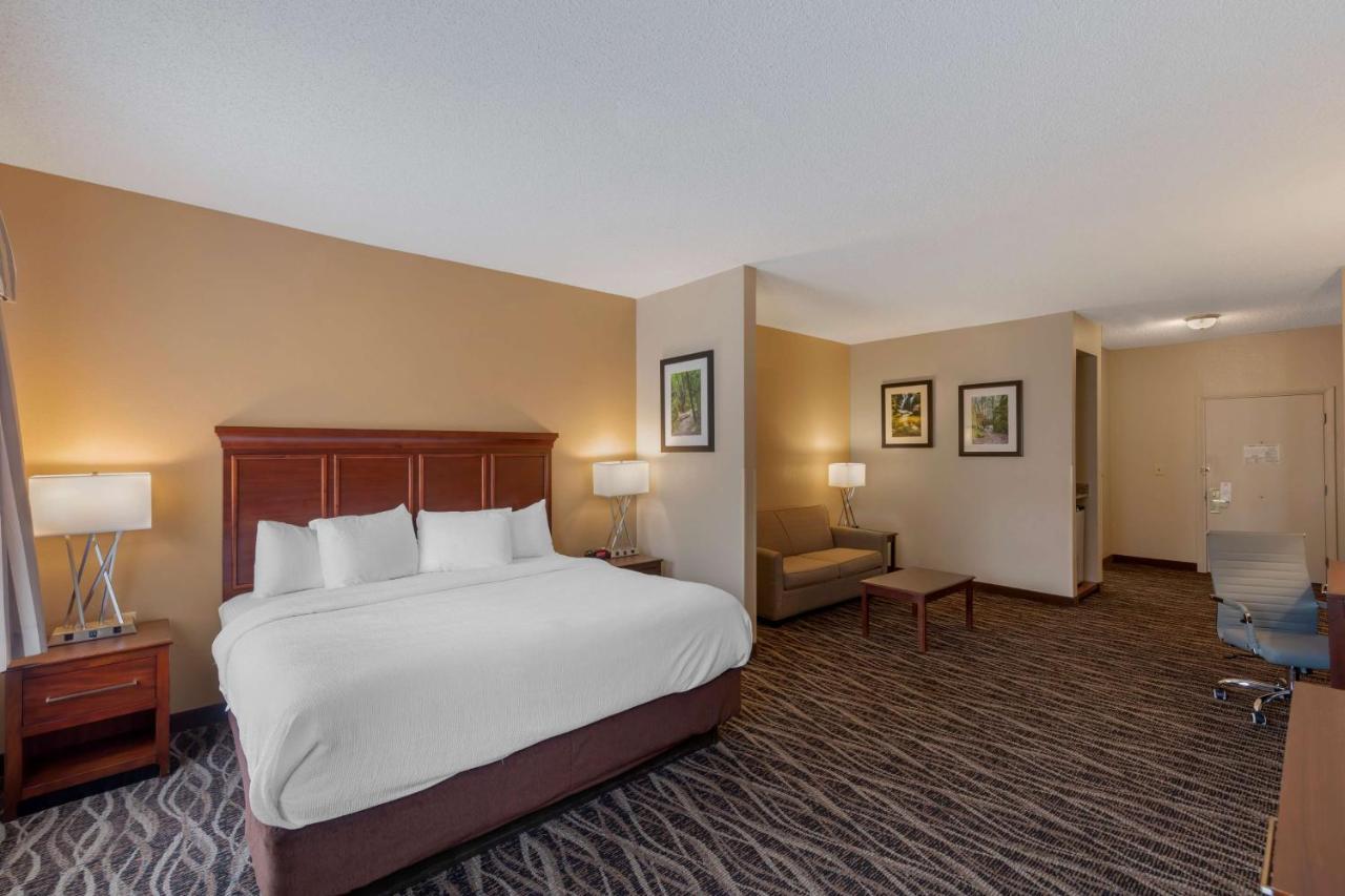 Best Western Plus Russellville Hotel & Suites Exterior photo