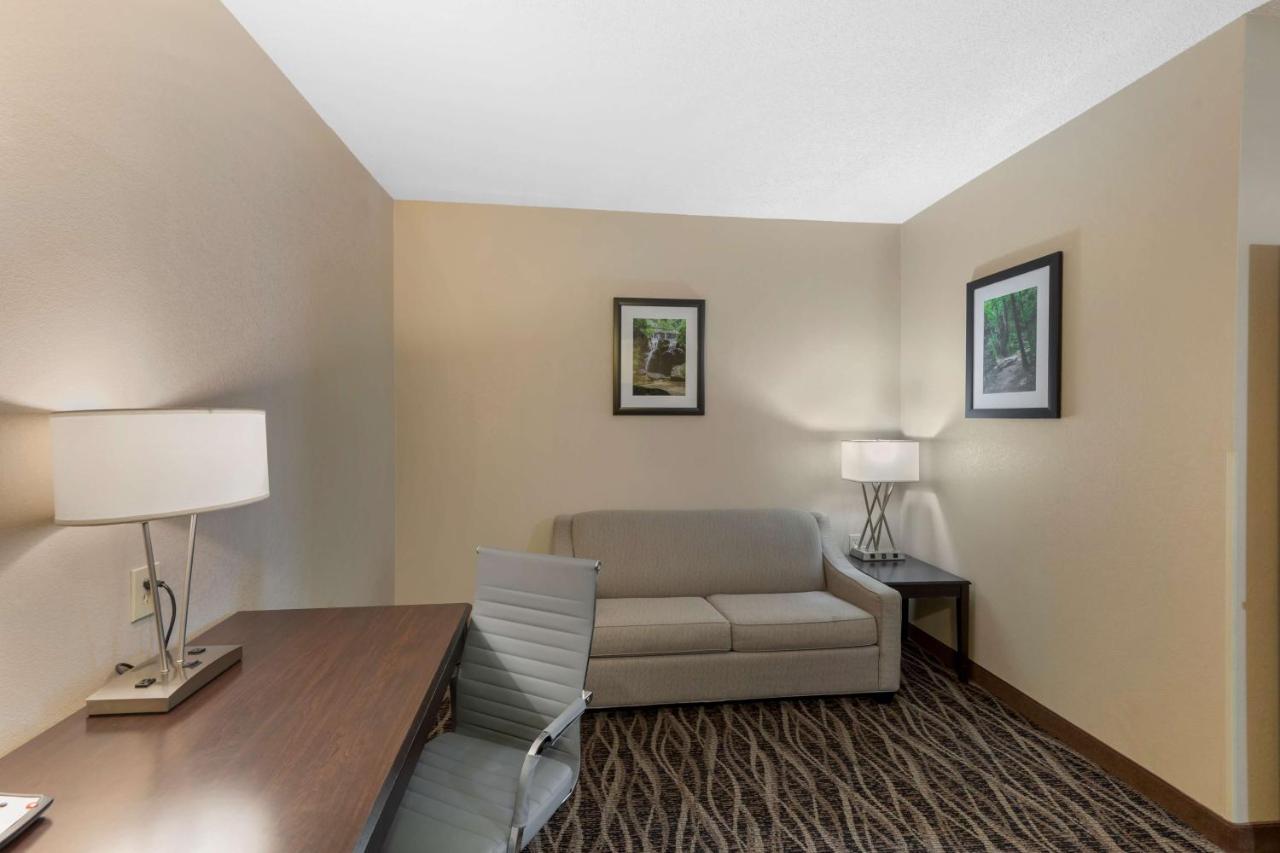 Best Western Plus Russellville Hotel & Suites Exterior photo