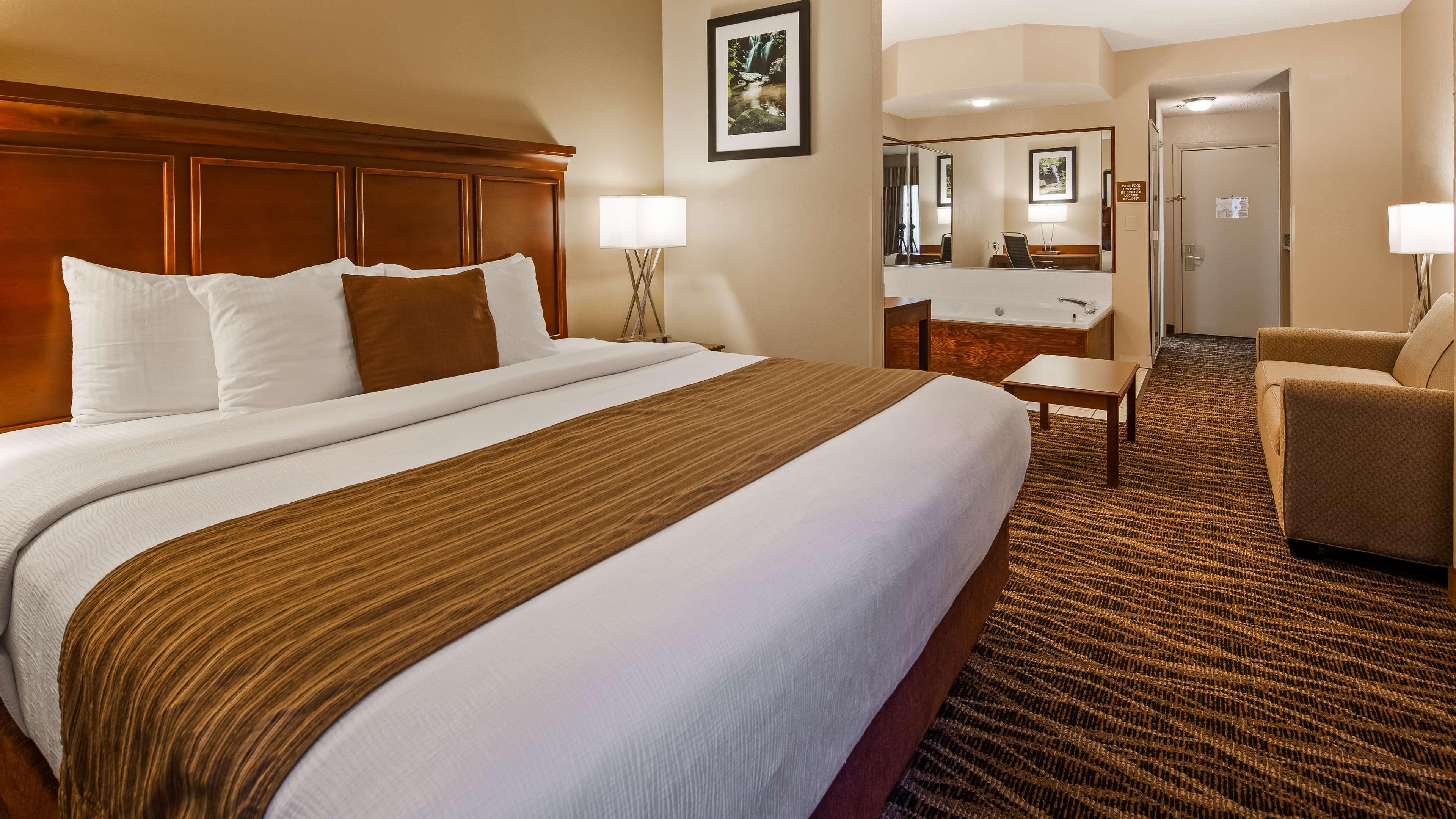 Best Western Plus Russellville Hotel & Suites Exterior photo