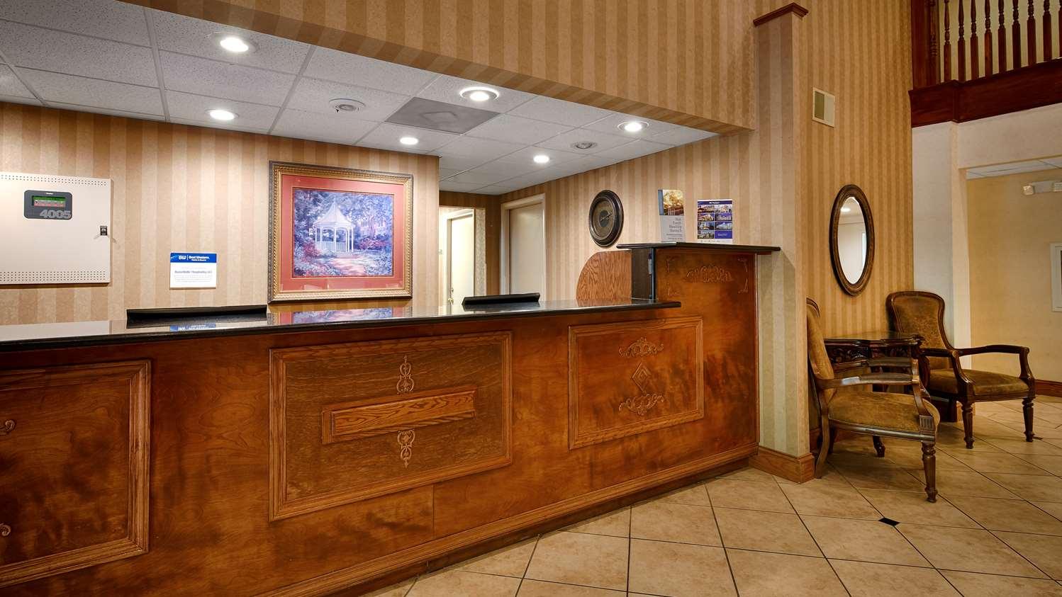 Best Western Plus Russellville Hotel & Suites Exterior photo