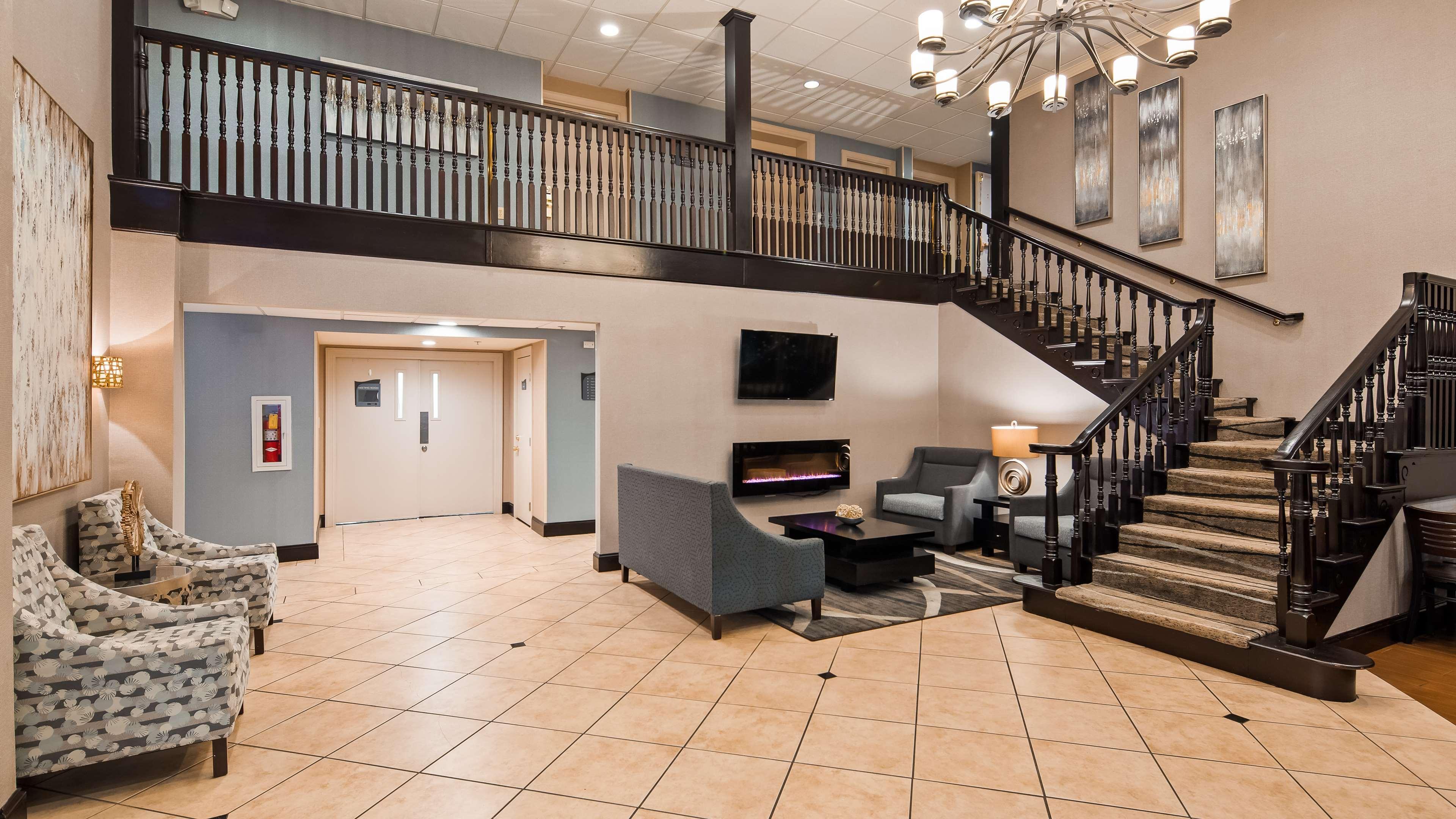 Best Western Plus Russellville Hotel & Suites Exterior photo