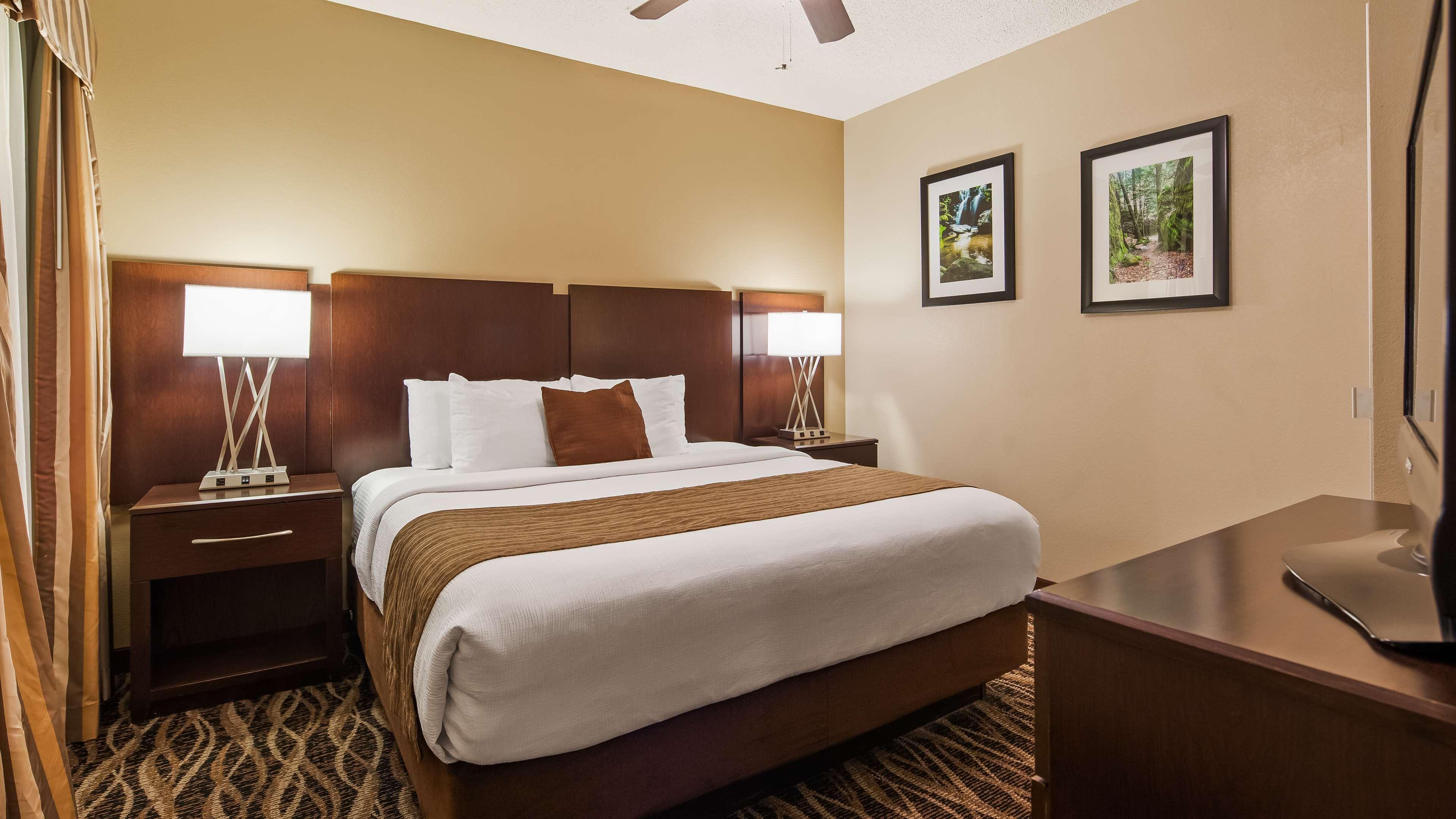 Best Western Plus Russellville Hotel & Suites Exterior photo