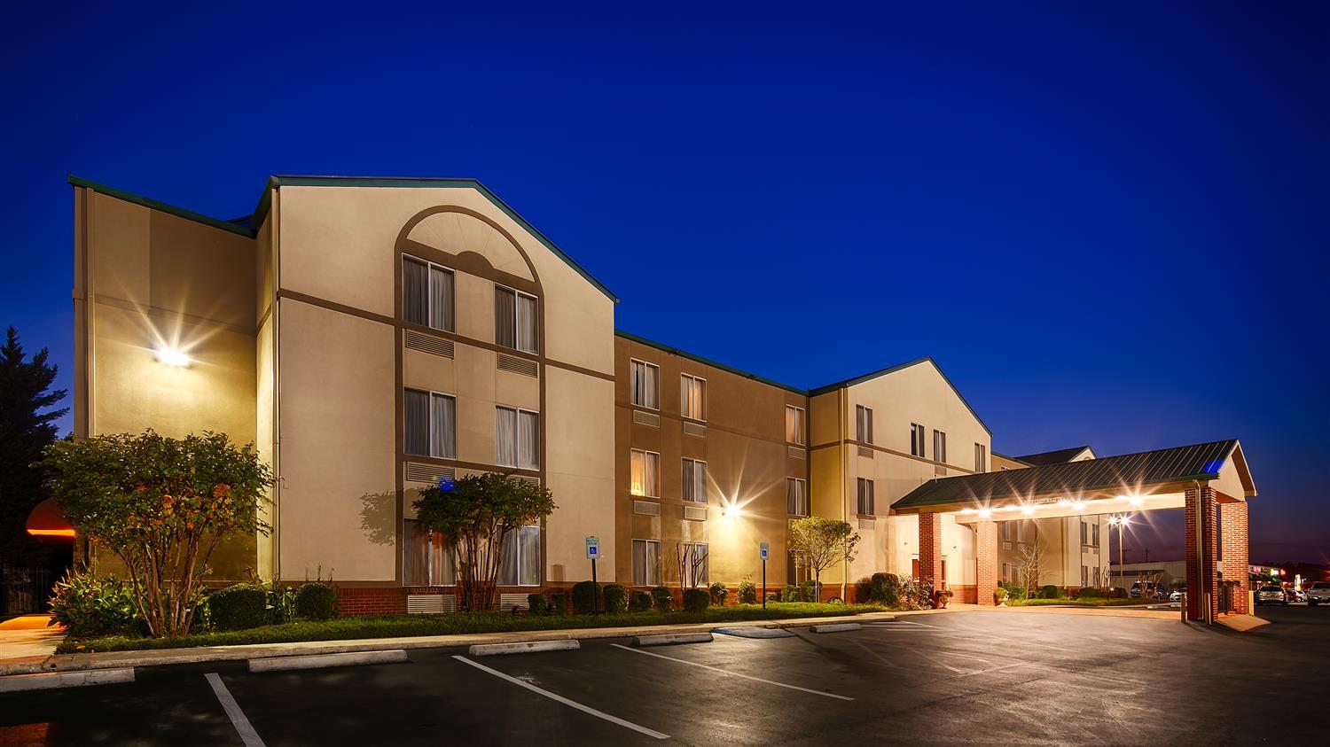 Best Western Plus Russellville Hotel & Suites Exterior photo
