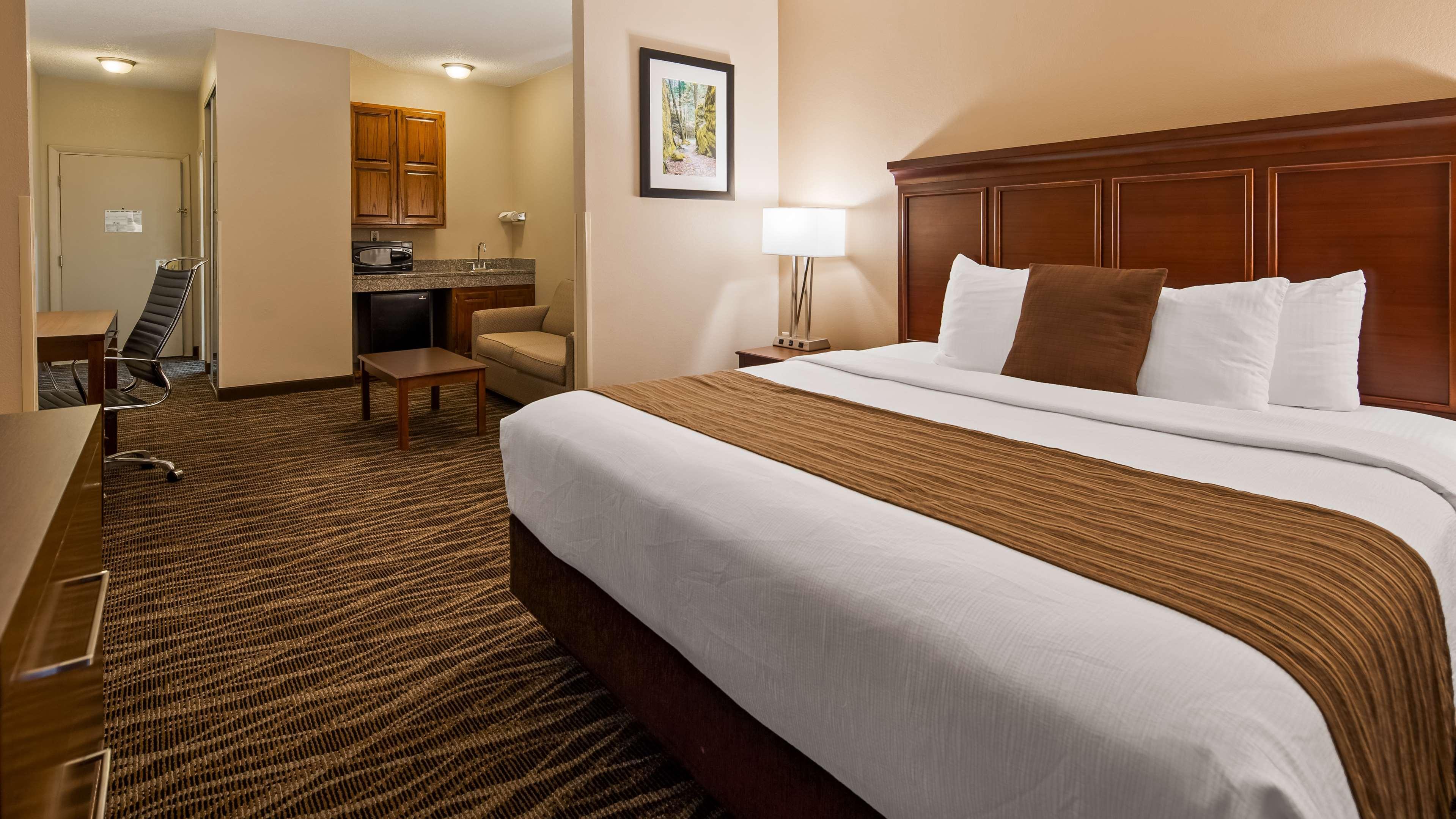 Best Western Plus Russellville Hotel & Suites Exterior photo