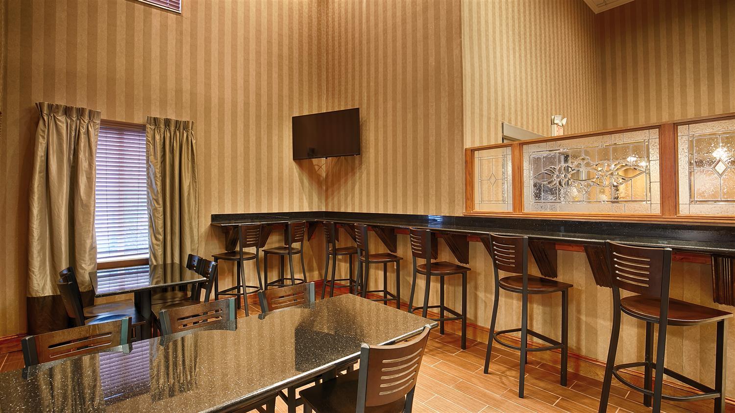 Best Western Plus Russellville Hotel & Suites Exterior photo